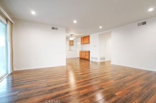 26817 Oak Branch Cir, Santa Clarita CA  91321-1455 exterior