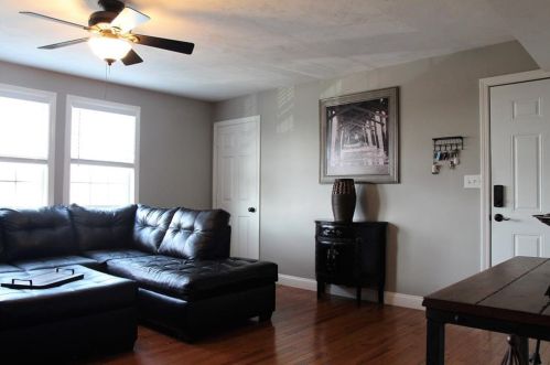 1070 Crandall Rd, Tiverton, RI 02878-2756