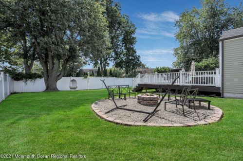 5 Coach Dr, Hazlet NJ  07730-1806 exterior