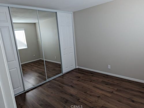 27120 Crossglade Ave, Santa Clarita CA  91351-3376 exterior
