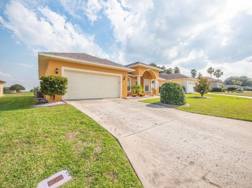 2518 Pine Valley Dr, Lakeland, FL 33810-2223