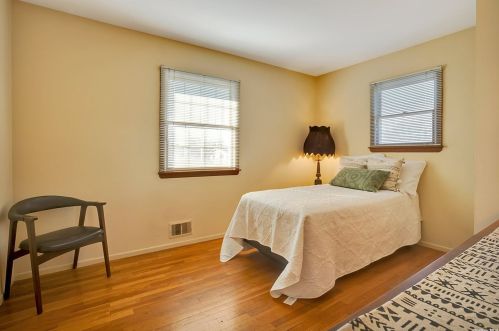 5 Enfield Ln, San Remo NY  11754-4028 exterior