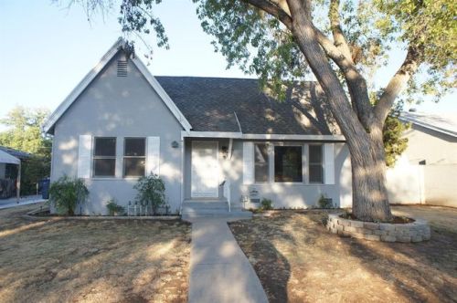720 Roosevelt Ave, Fresno, CA 93728-3231