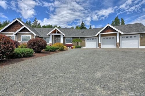 6103 275th St, Bryant, WA 98223-5659