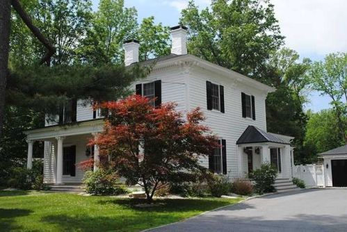 88 Montgomery St, Rhinebeck NY  12572-1174 exterior