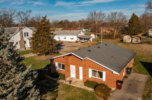 301 Main St, New Lebanon OH  45345-1228 exterior