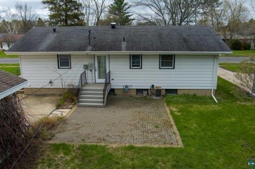 3326 Outer Dr, Hibbing MN 55746-2657 exterior