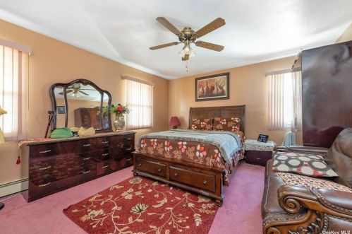 138 Gerhard Rd, Hicksville NY  11803-5513 exterior