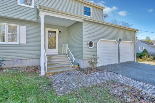 367 Mountain Rd, Waterbury, CT 06706-2820