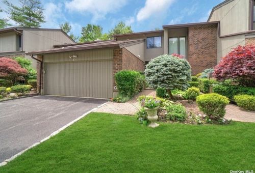 83 Estate Dr, Muttontown NY  11753-2818 exterior