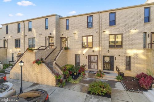 2821 31st Pl, Washington, DC 20018-1603
