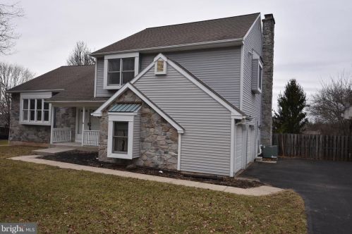 25 Douglass Rd, Lansdale, PA 19446-1450