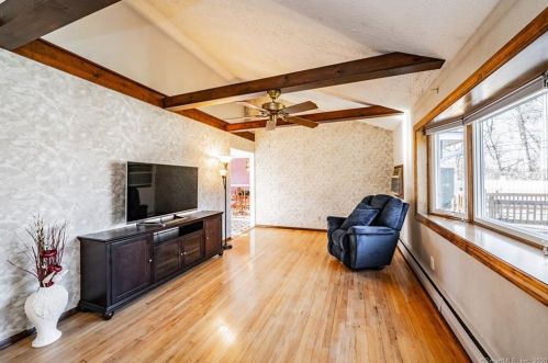 228 Grn Mnr Ter, Windsor Locks CT 06096-2737 exterior