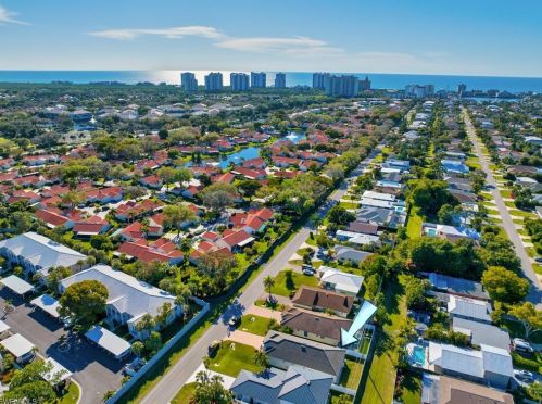 785 91st Ave, Naples, FL 34108-2424