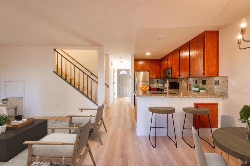 154 Dutton Ave, Santa Rosa CA  95401-7628 exterior