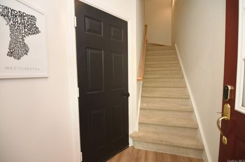 13 Lake Marie Ln, Bedford Hills NY  10507-1231 exterior