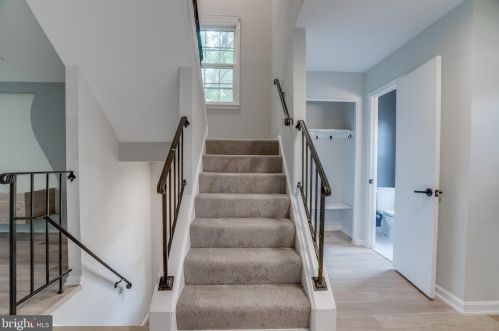 3029 Seminole Rd, Woodbridge VA  22192-1840 exterior