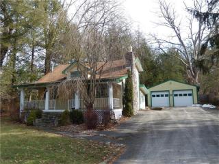 10 Maple Rd, Laughlintown, PA 15655-1000