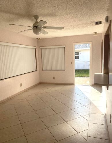 9410 24th Pl, Hollywood FL  33024-3127 exterior