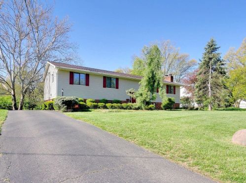 3647 Galbraith Rd, Cincinnati, OH 45247-3752