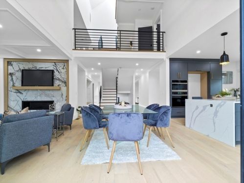 31 Greenwood St, Newton MA  02459-2702 exterior