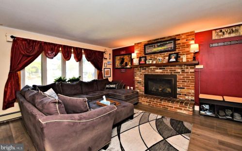 311 Independence Rd, Norristown PA  19403-4021 exterior