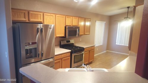 10237 Onyx Moon Dr, Tucson, AZ 85743-5252