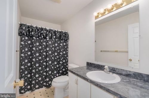 7772 Cross Creek Cir, Breinigsville PA  18031-1317 exterior