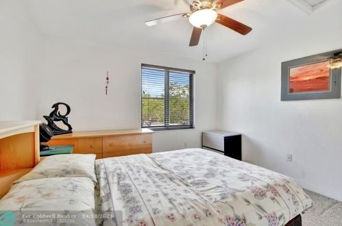 5098 168 Ave, Hollywood FL  33027-4913 exterior