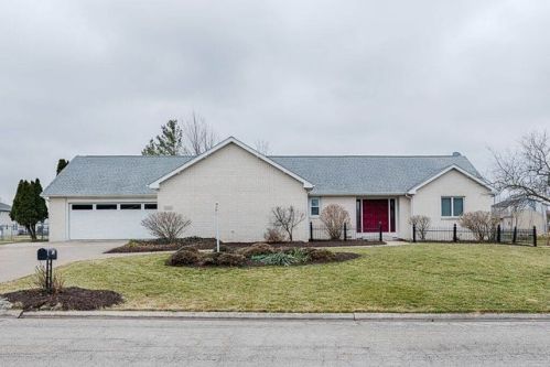 500 Greenbriar Dr, Reiffsburg, IN 46714-1004