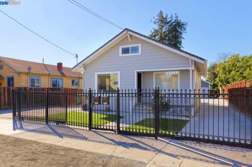 9315 Hillside St, Oakland, CA 94603-1923