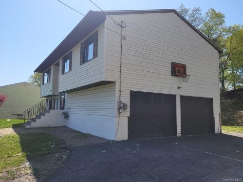 28 Raker Rd, Poughkeepsie NY  12603-5632 exterior