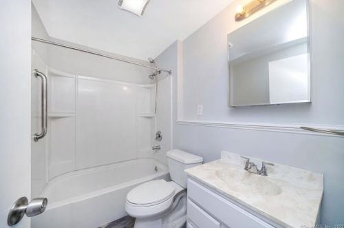 150 Summit St, Bridgeport CT  06606-4839 exterior