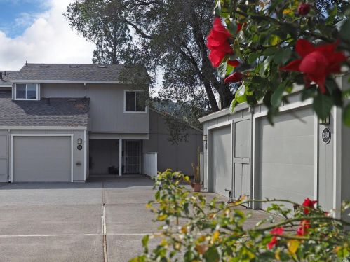 1384 Townview Ct, Santa Rosa, CA 95405-7589