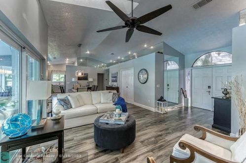 2399 Floresta Dr, Fort Pierce FL  34984-5218 exterior