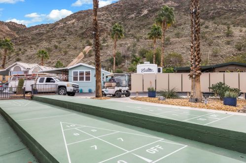 69333 Palm Canyon Dr, Cathedral City CA  92234-1416 exterior