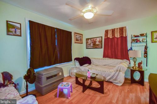 310 Congress St, Charles Town WV  25414-1320 exterior