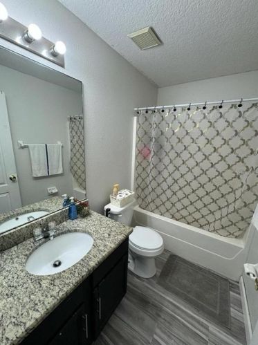 472 Dove Dr, Kissimmee FL 34759-4418 exterior