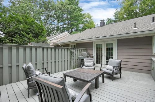 9 Farview Ter, Airmont NY  10901-7531 exterior