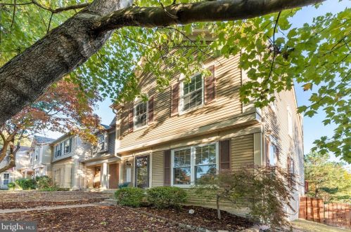 16869 Miranda Ln, Woodbridge VA  22191-5142 exterior