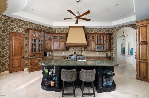 10056 Palisades Blvd, Scottsdale AZ 85268-2755 exterior