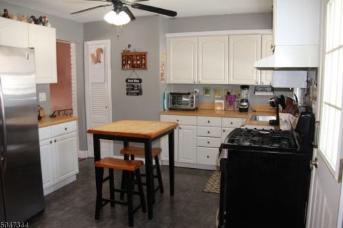 17 Rutgers Ave, West Milford Lakes NJ  07480-3505 exterior