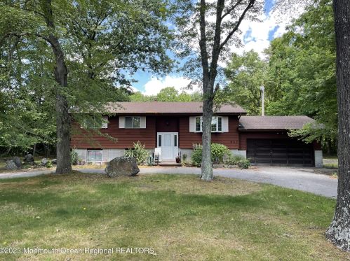 417 Georgia Rd, East Freehold, NJ 07728-8047