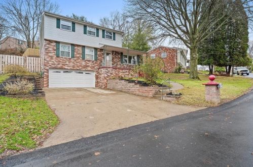 673 Twin Oak Dr, Pittsburgh, PA 15235-2634