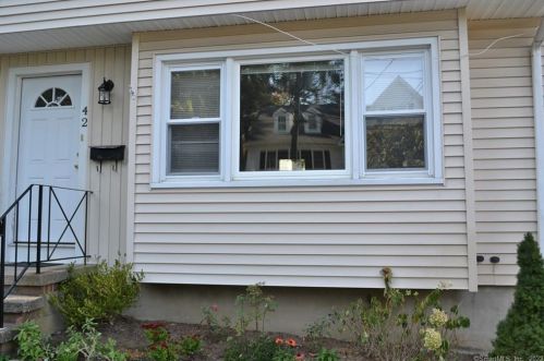 42 Hillside Ave, New Canaan CT  06840-4718 exterior