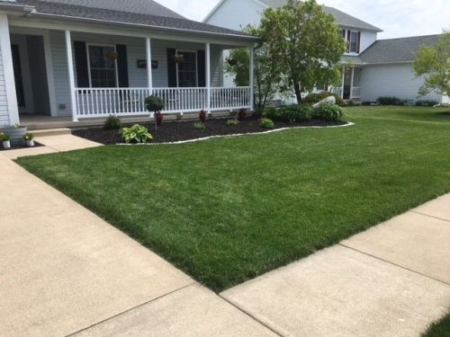 5708 Blue Grass Dr, Walbridge, OH 43465-9552