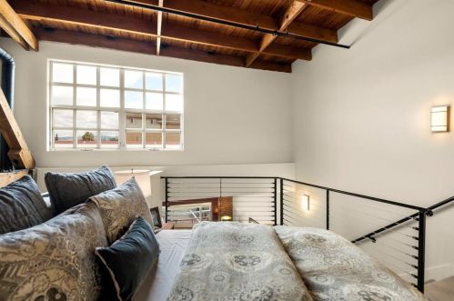 536 Manzana Pl, San Jose CA  95112-7812 exterior