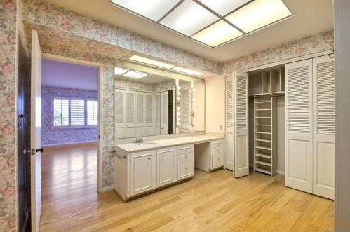 2980 Nichols St, San Diego CA  92106-3425 exterior