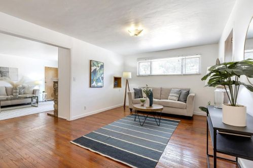 1438 Miramonte Ave, Los Altos CA 94024-5640 exterior