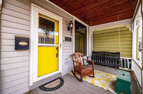 403 3 St, Aurora IN 47001-1311 exterior